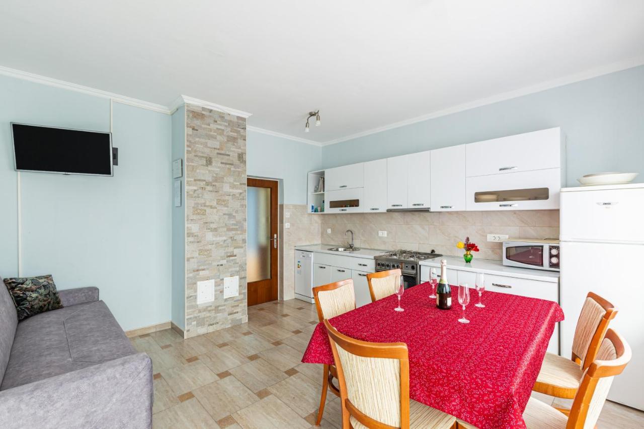 Apartments With A Parking Space Brsec, Opatija - 7796 Martina Exterior foto